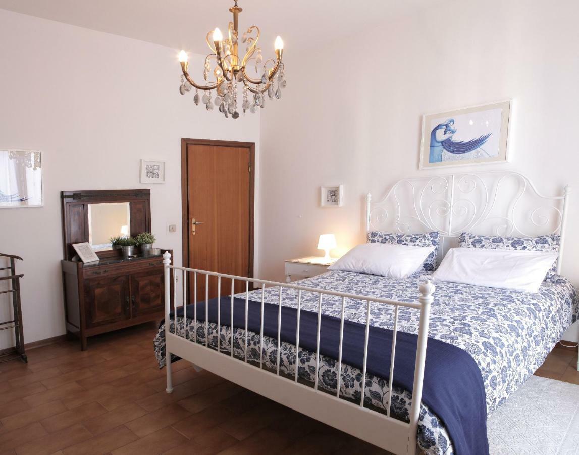 ペザロ Goga&Romeo Bed & Breakfast エクステリア 写真