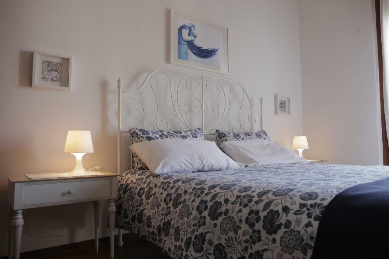 ペザロ Goga&Romeo Bed & Breakfast エクステリア 写真
