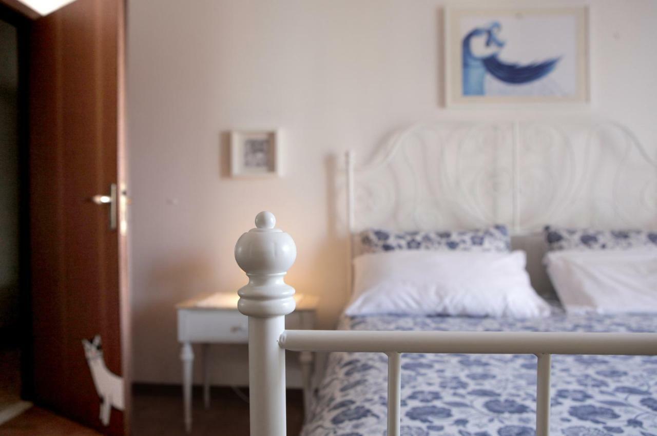 ペザロ Goga&Romeo Bed & Breakfast エクステリア 写真